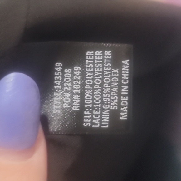 B SKIES ARE BLUE black lace trim silky camisole top blouse 1x black white - Picture 3 of 7